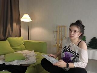 Shawnda Foder live webcam model