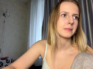 Maurine Kinerson live webcam model