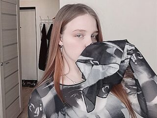 Candace Lir live webcam model