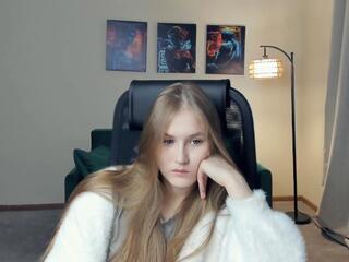 Antonetta Klukas live webcam model