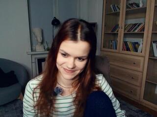 Nicola Countee live webcam model