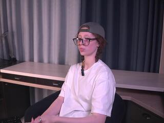 Elissa Drey live webcam model