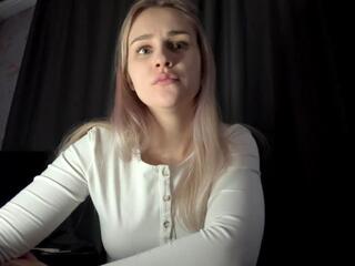 Silvana Dozer live webcam model