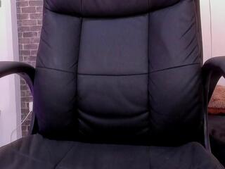 Valeri Brownn live webcam model