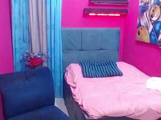 Junnior & Emma & Luccas live webcam model