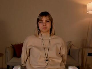 Julia Urquiza live webcam model