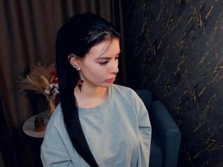 Holli Browen live webcam model