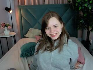 Lesley Sky live webcam model