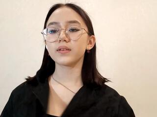 Sanjuanita Bari live webcam model