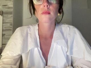 Karol K live webcam model