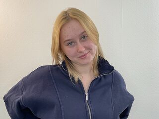 Reginia Trimino live webcam model