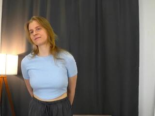 Araceli Canders live webcam model