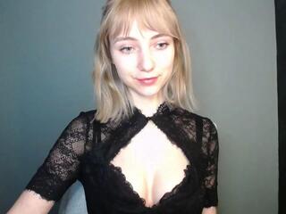 Lucia Gray live webcam model