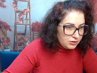 Janna Curvy live webcam model