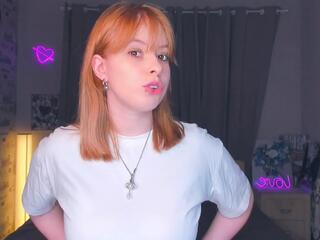 Madelene Henter live webcam model