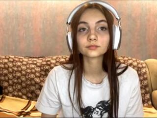 Lorean Millerd live webcam model