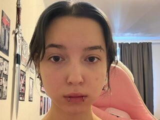 Dennise Trudel live webcam model