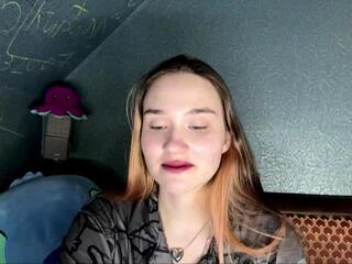 Alyssa Kincheloe live webcam model