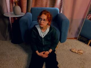 Nelly Seguin live webcam model