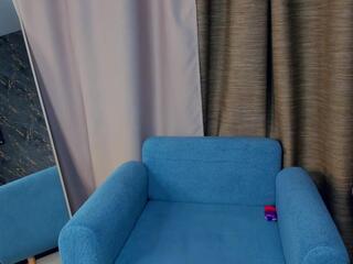 Alisa Amato live webcam model