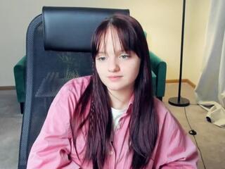 Dena Branson live webcam model