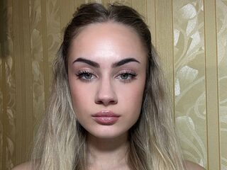 Layne Chatelain live webcam model