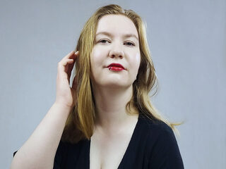 Nikki Croft live webcam model