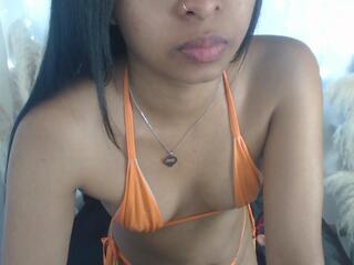 Lala Angeline live webcam model
