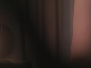 Leola Wendzel live webcam model