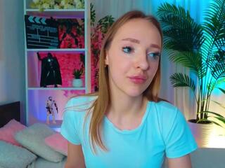 Gertrude Wilson live webcam model