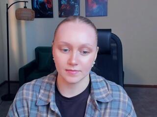 Sena Cafourek live webcam model