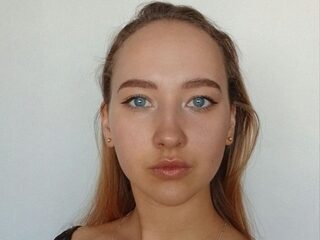 Zana Bolender live webcam model