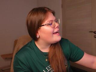 Lucy Benz live webcam model