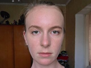 Mayola Vukelj live webcam model