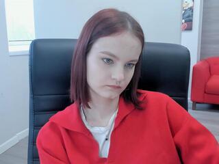 Ella Daviss live webcam model