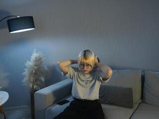 Lasonya Chilcoat live webcam model