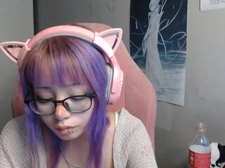 Lilly Wietzel live webcam model