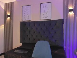 Allison Tayor live webcam model