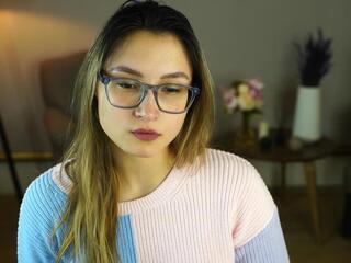 Madie Falge live webcam model