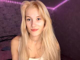 Katelin Beatson live webcam model