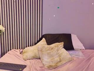 Anthonella Smiith live webcam model