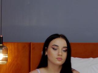 Erin_Hayes