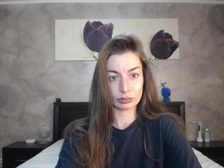 Amalia Mae live webcam model